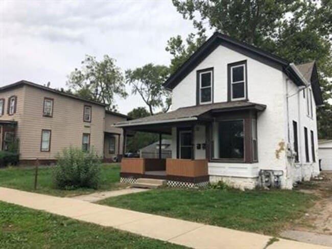 Primary Photo - 530 Locust St