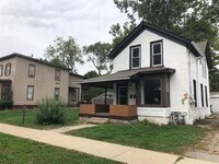 Building Photo - 530 Locust St