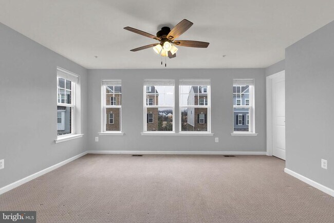 Building Photo - 9713 Glassy Creek Way