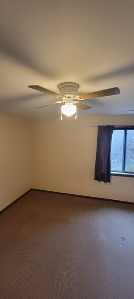 Building Photo - 1080 S Nelson Ave