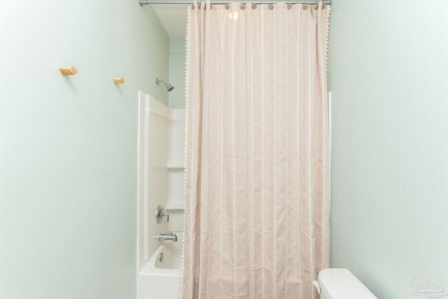 Building Photo - 1938 Westhill Dr