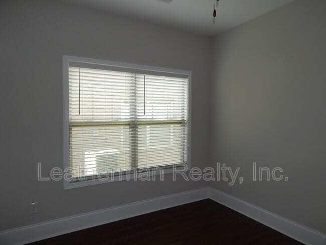 Building Photo - 408 Senate St