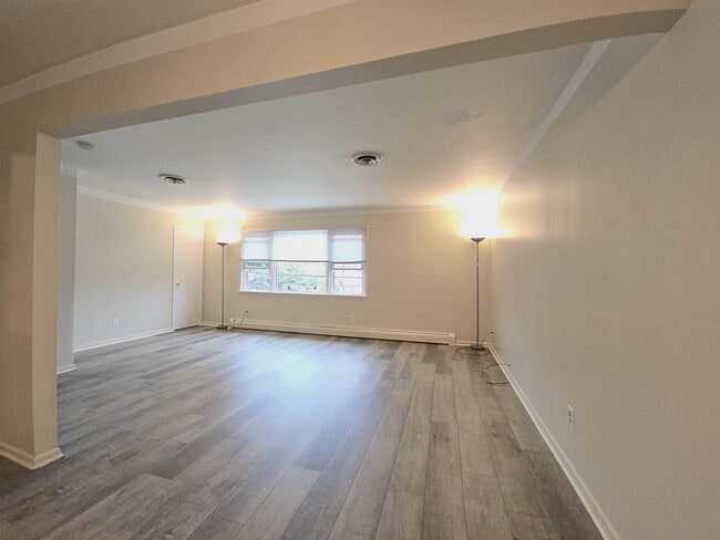 Building Photo - 1000 Avenue C