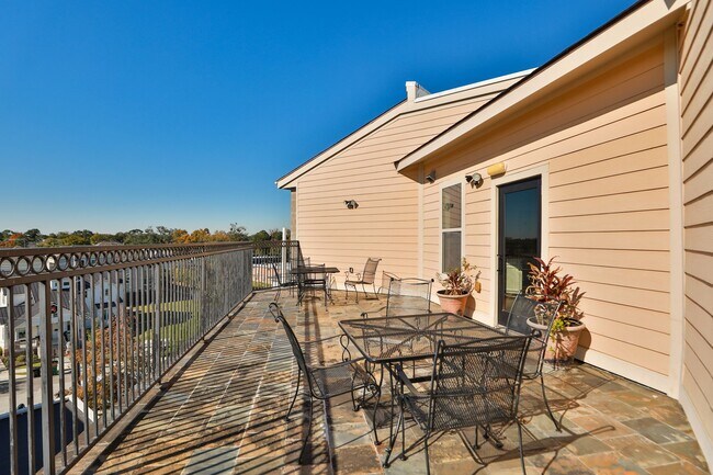 Building Photo - 2802 Morrison St