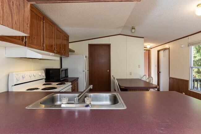 Building Photo - 130 Brodie Privette Rd