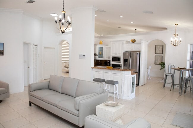 Building Photo - 14361 SW 31st St