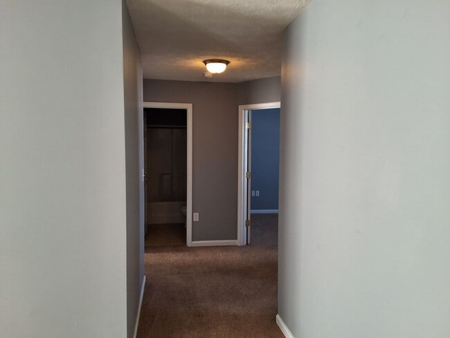 Building Photo - 101 Naples Ct