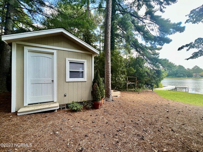 Building Photo - 60 Gingham Ln