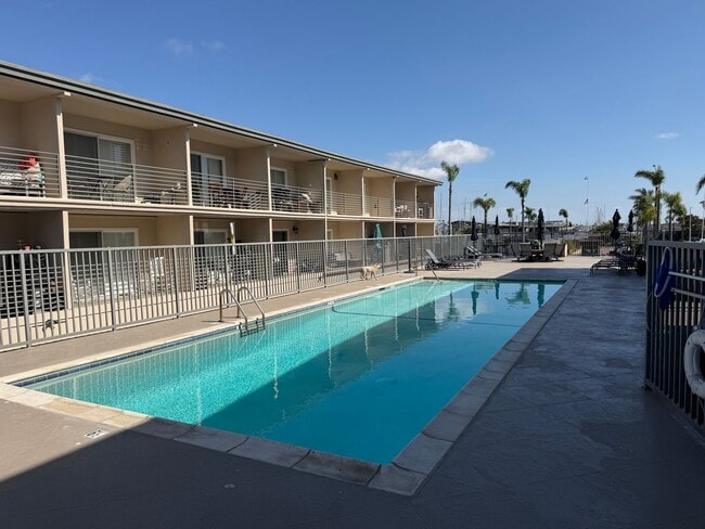 Building Photo - 1021 Scott St