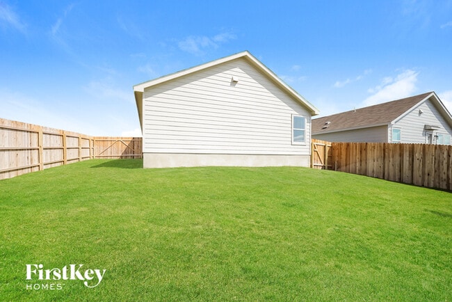 Building Photo - 6532 Scarecrow Wy