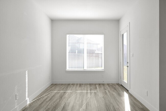 Building Photo - 14350 Red Ldg Trl