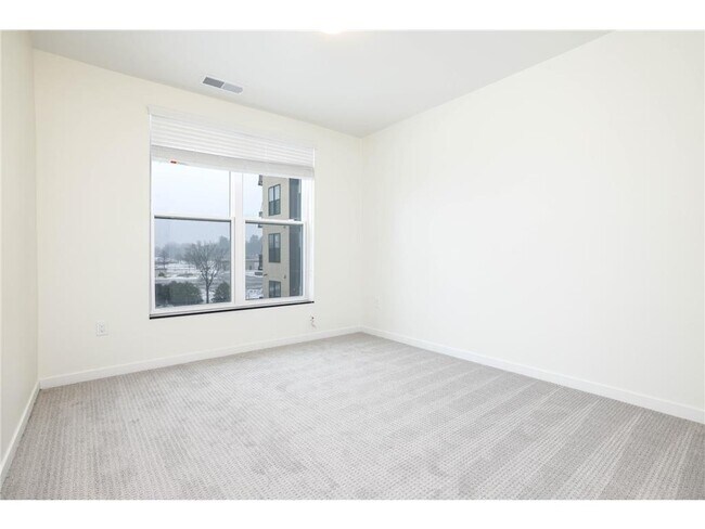 Building Photo - 28 7th St NE