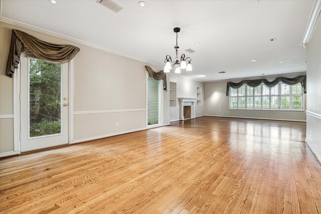 Building Photo - 5505 Holly Springs Dr