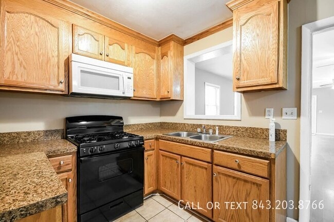 Building Photo - 6088 Bears Bluff Rd