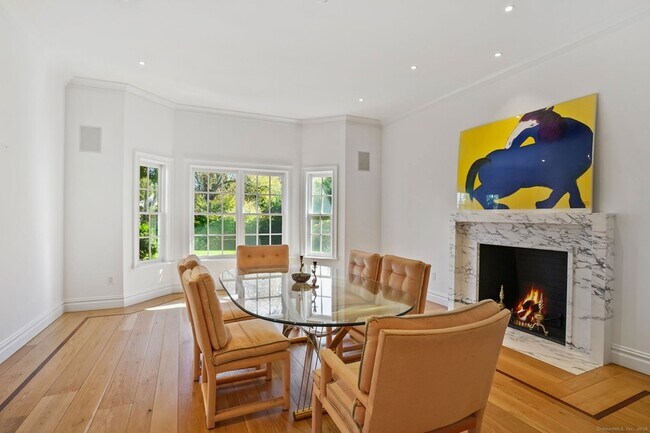 Building Photo - 355 Greens Farms Rd