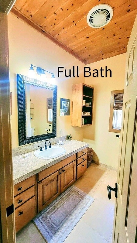 Full Bath - 59570 Devils Ladder Rd