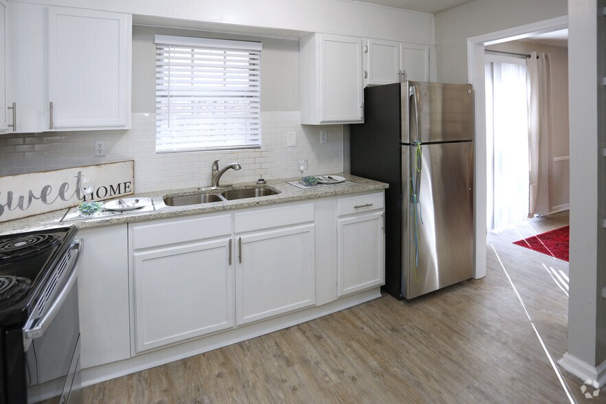 Primary Photo - Crystal Grove Townhomes