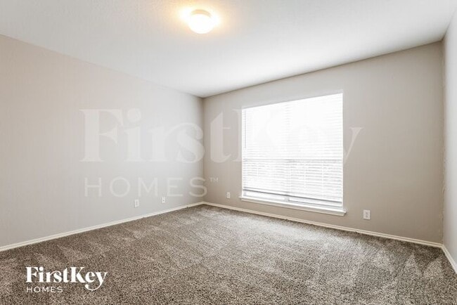 Building Photo - 6711 Lucky Fields