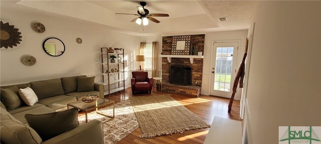 Building Photo - 8 Wyckfield Ct