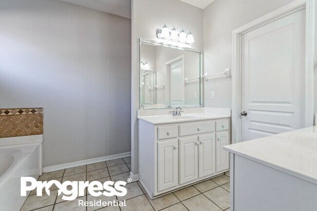 Building Photo - 4871 Stone Park Blvd