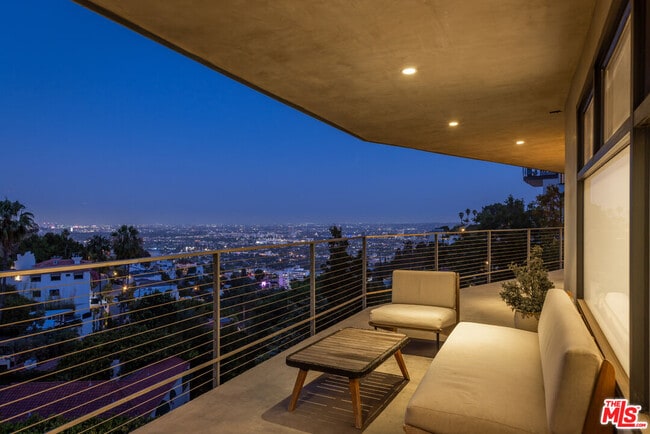 Building Photo - 8634 Franklin Ave