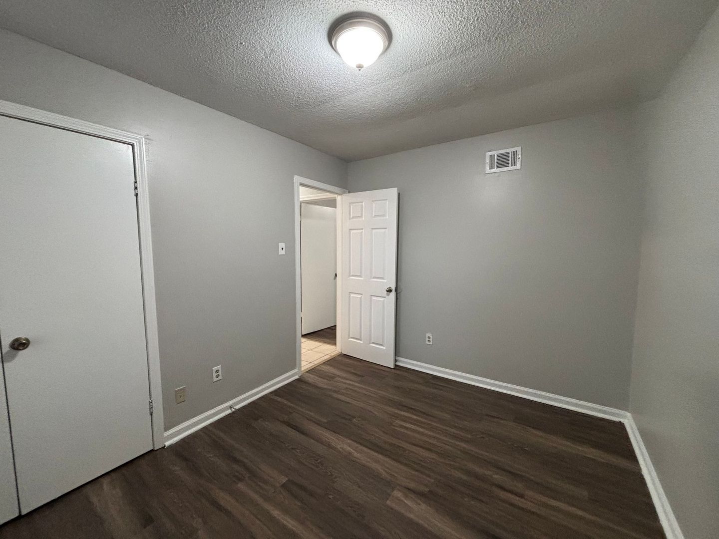 Building Photo - 5240 Bitter Creek Dr