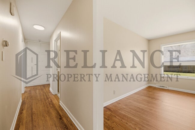 Building Photo - 9711 W Birch Ln