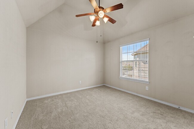 Building Photo - 20698 Oakhurst Meadows Dr