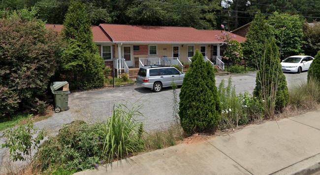 Building Photo - 2 Bedroom Units