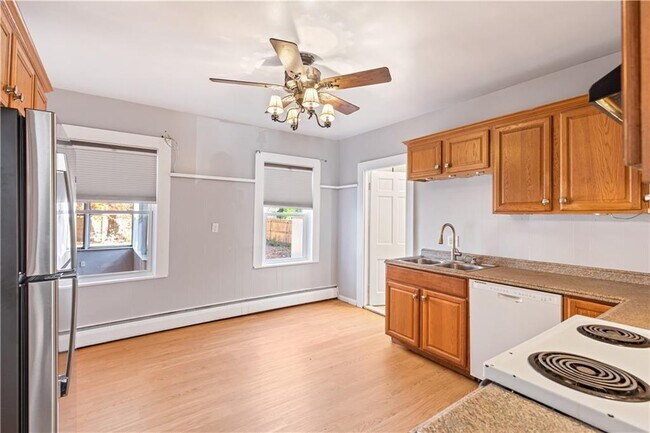 Building Photo - 43-43 Oak St