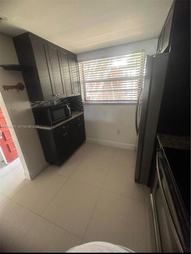 Building Photo - 10845 SW 112th Ave