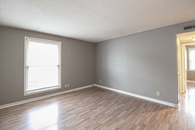 Building Photo - 807 Golf View Pl