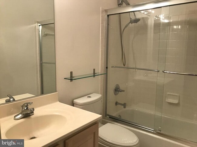 Building Photo - 1406 Ingleside Ave