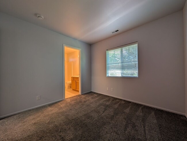 Building Photo - Beautiful 3-Bedroom, 2-Bath Home In The Barger Area of Eugene