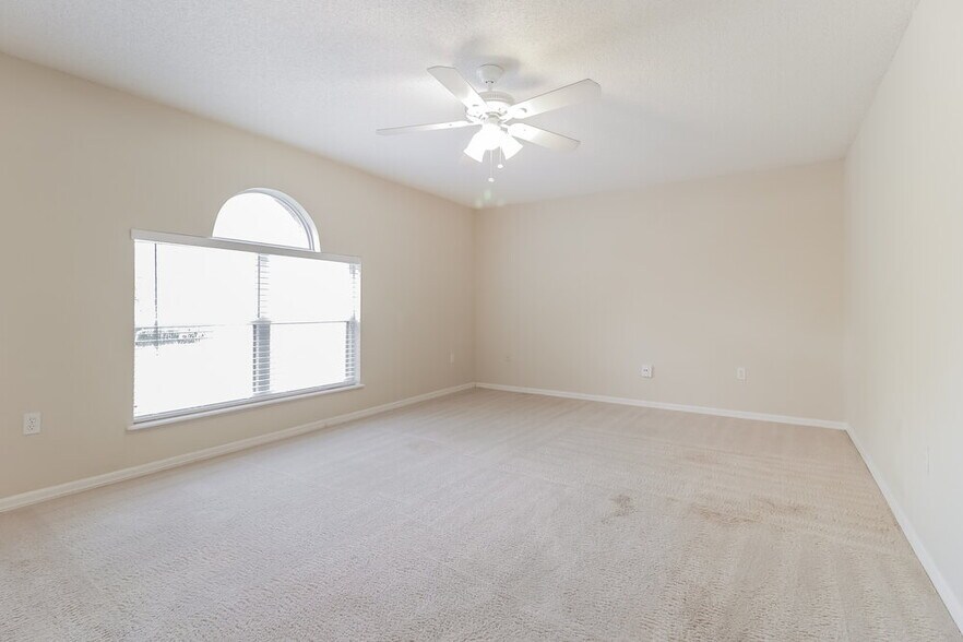 Building Photo - 12466 Woodbury Cove Dr