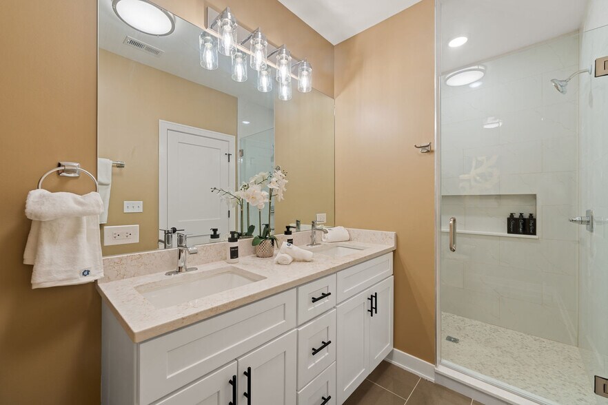 Building Photo - 2006 W 21st St