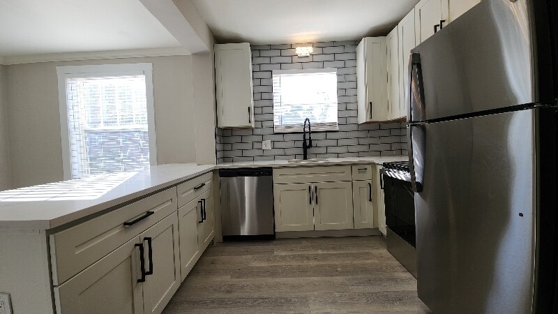 Building Photo - 803 Westwood Dr