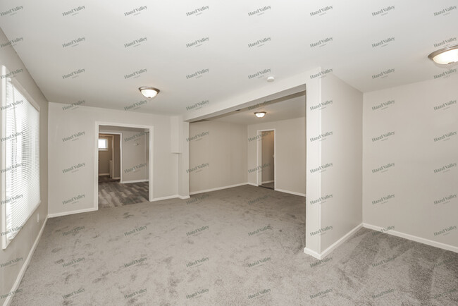 Building Photo - 1992 Oxford St