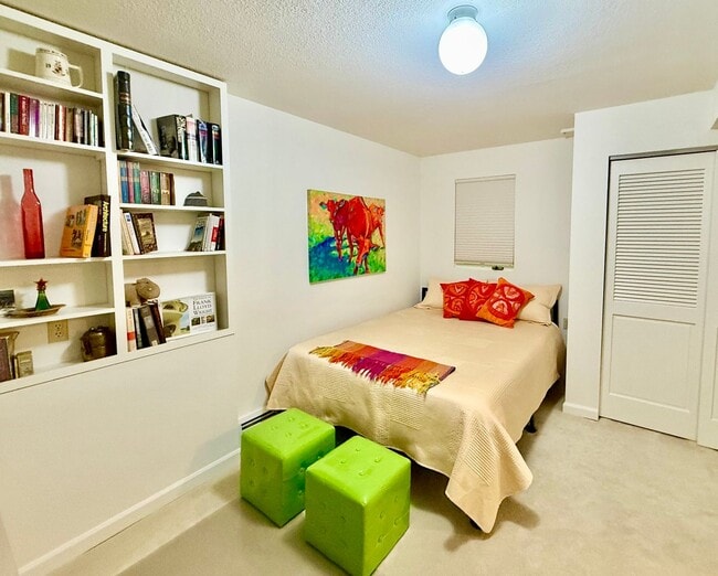 Building Photo - SEASONAL OCEANFRONT HOME