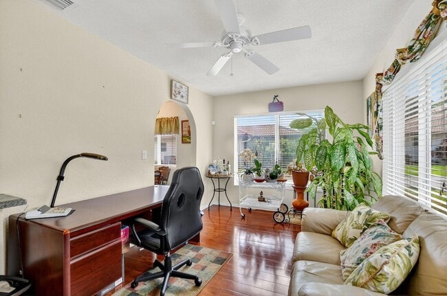 Building Photo - 328 NW 42nd St