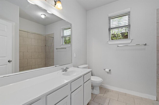 Building Photo - 16304 Travesia Way