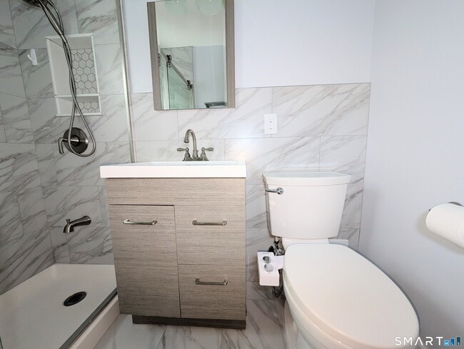 Building Photo - 15 Cherry Hill Dr