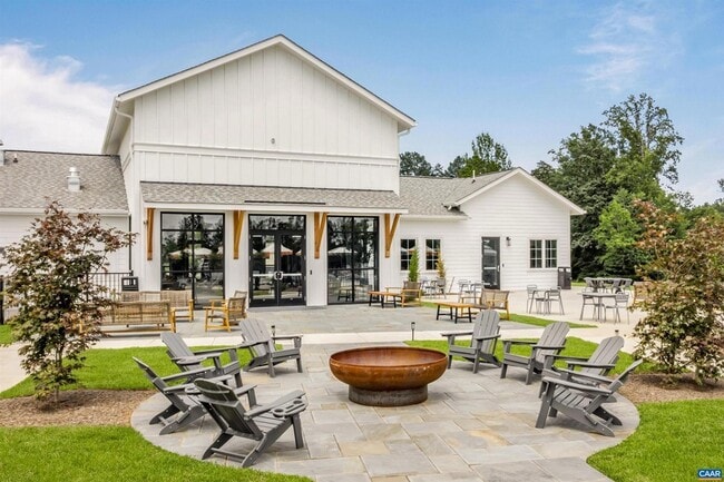 Building Photo - 92 Everglades Rd