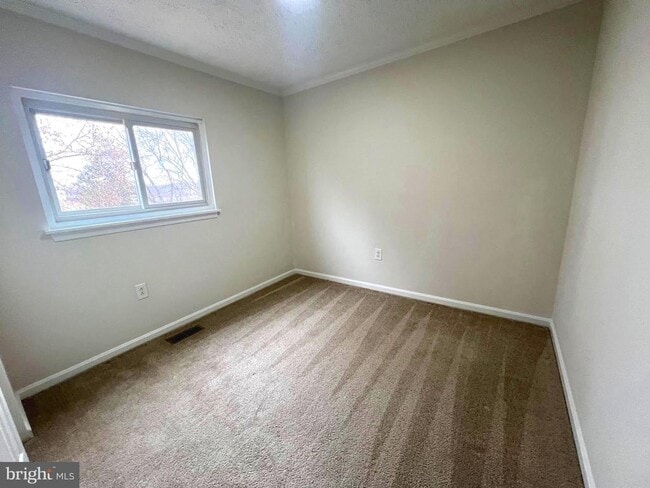 Building Photo - 13314 Hollinger Ave