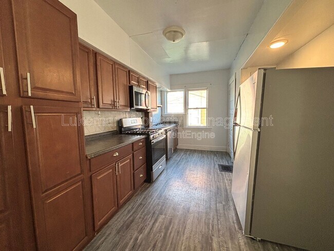 Building Photo - 610-612 West Kalamazoo Avenue