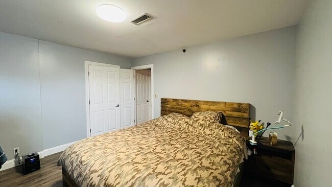 Building Photo - 415 Commonwealth Ave