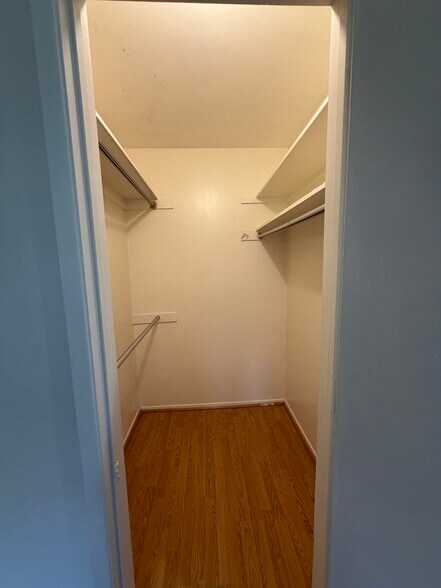 Building Photo - 5403 Newcastle Ave