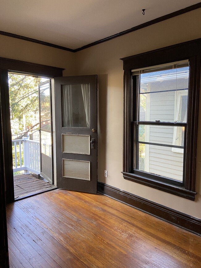 Office (or small bedroom) with back balcony - 40 WEIDER ST