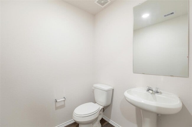 Building Photo - 314 N Richland Dr