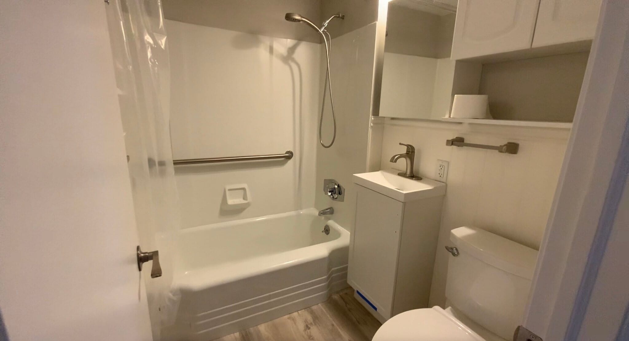 Building Photo - 73 Kenway Dr